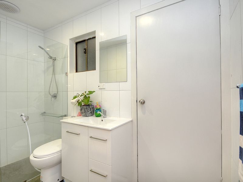 2/53 Government Road, Labrador QLD 4215