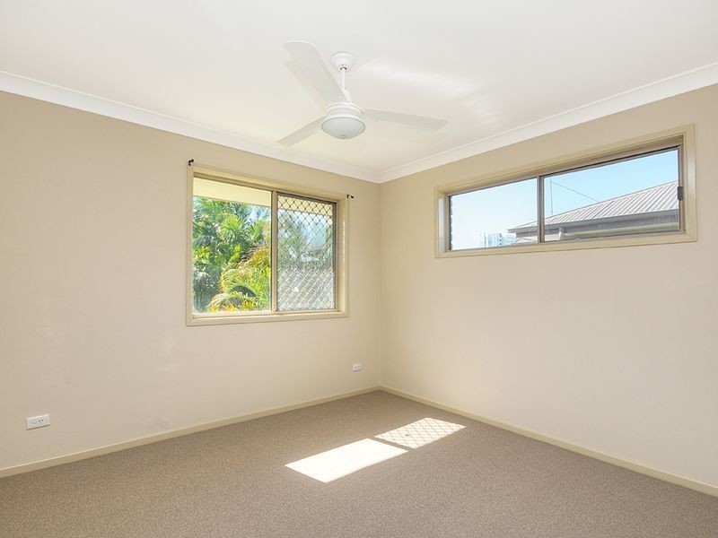 4/12 Gordon Street, Labrador QLD 4215