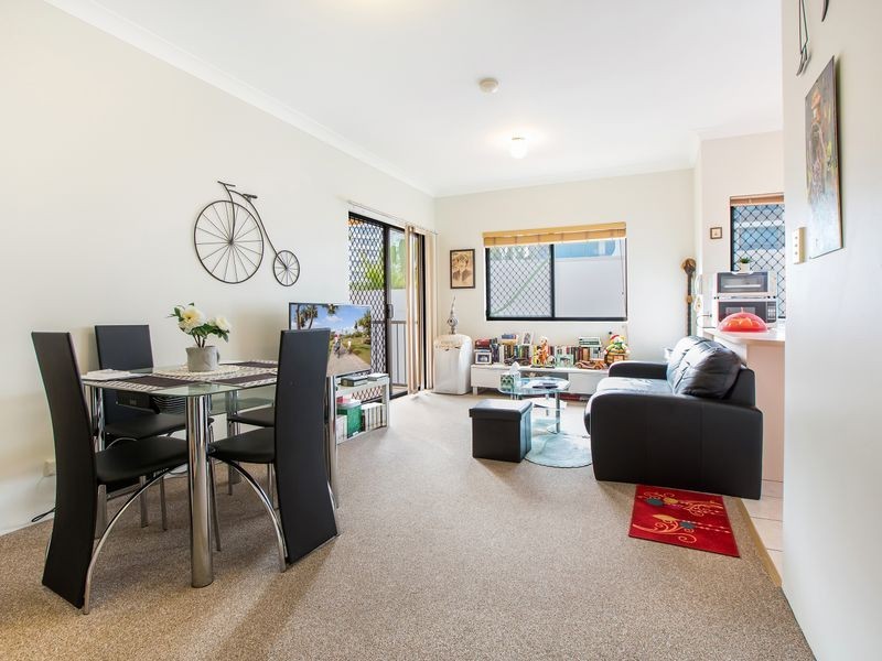 15/143 Frank Street, Labrador QLD 4215