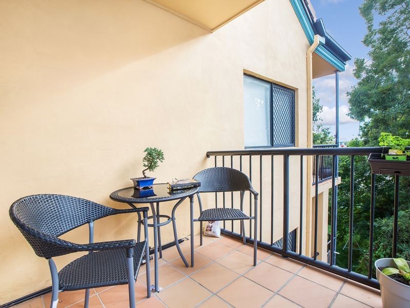 15/143 Frank Street, Labrador QLD 4215