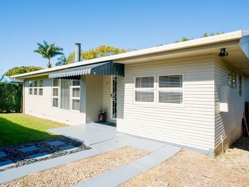 8 Horder Avenue, Labrador QLD 4215