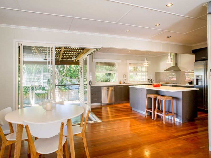 8 Horder Avenue, Labrador QLD 4215