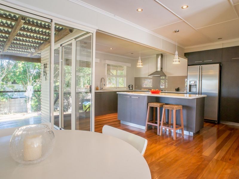 8 Horder Avenue, Labrador QLD 4215