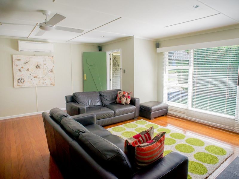 8 Horder Avenue, Labrador QLD 4215