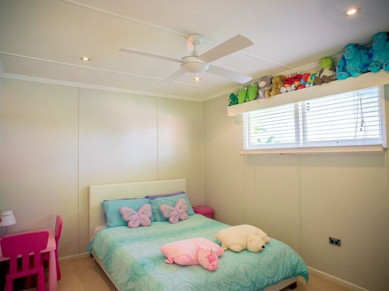 8 Horder Avenue, Labrador QLD 4215