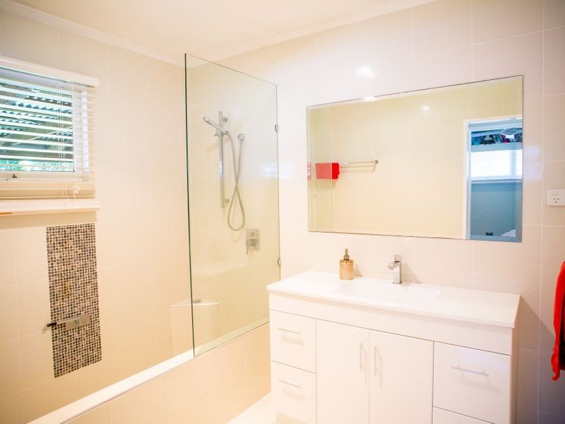 8 Horder Avenue, Labrador QLD 4215