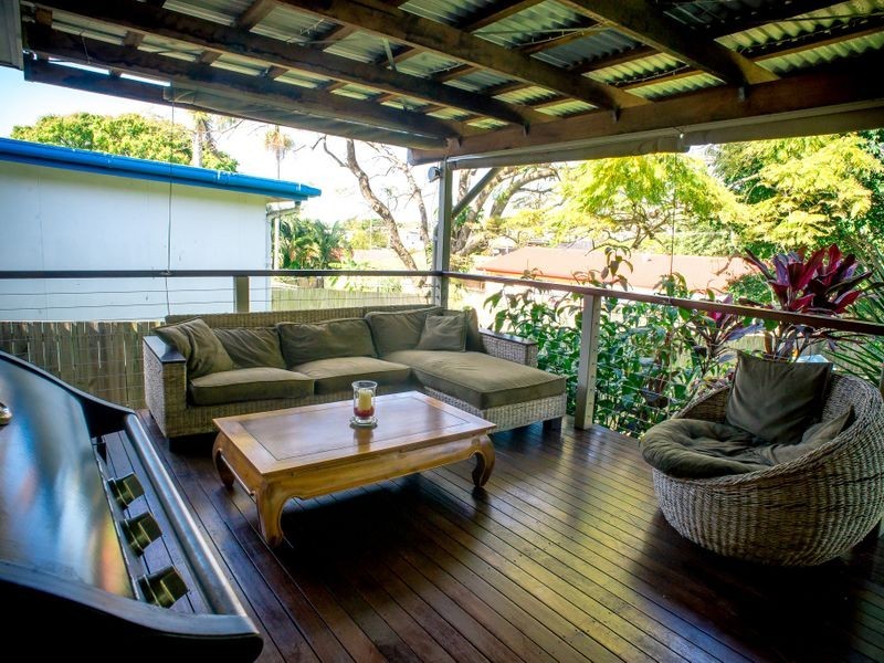 8 Horder Avenue, Labrador QLD 4215