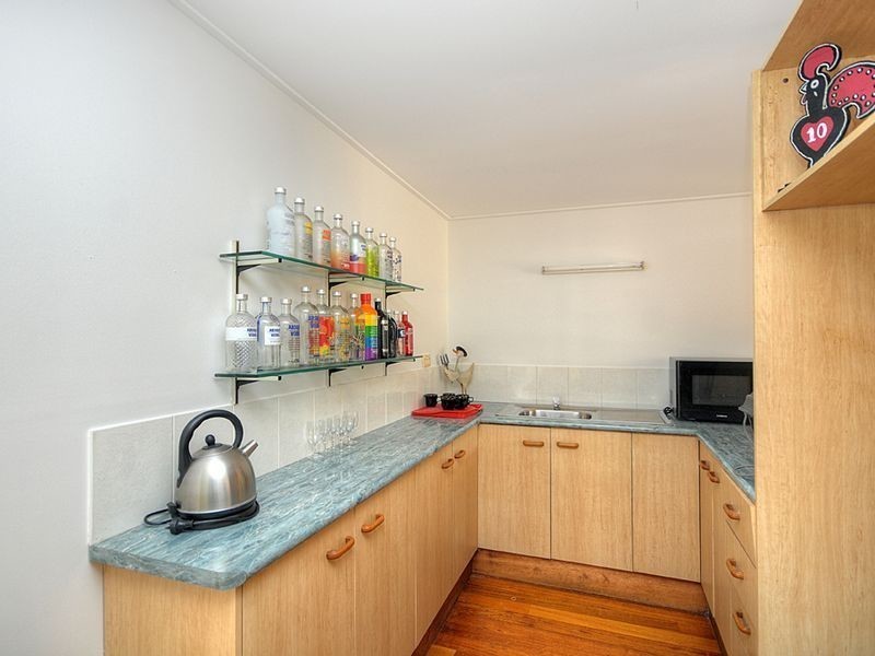 12 Vernon Avenue, Labrador QLD 4215