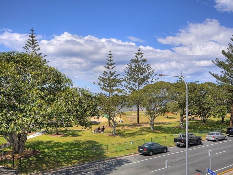 6/216 Marine Parade, Labrador QLD 4215