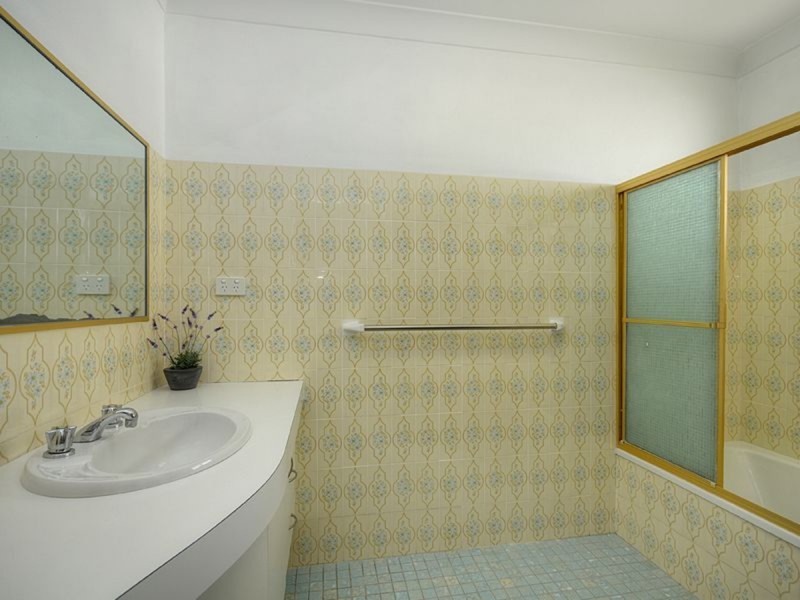 6/216 Marine Parade, Labrador QLD 4215