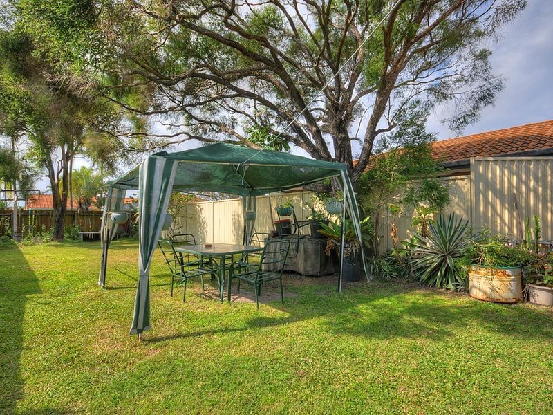 1/4 Avi Court, Labrador QLD 4215