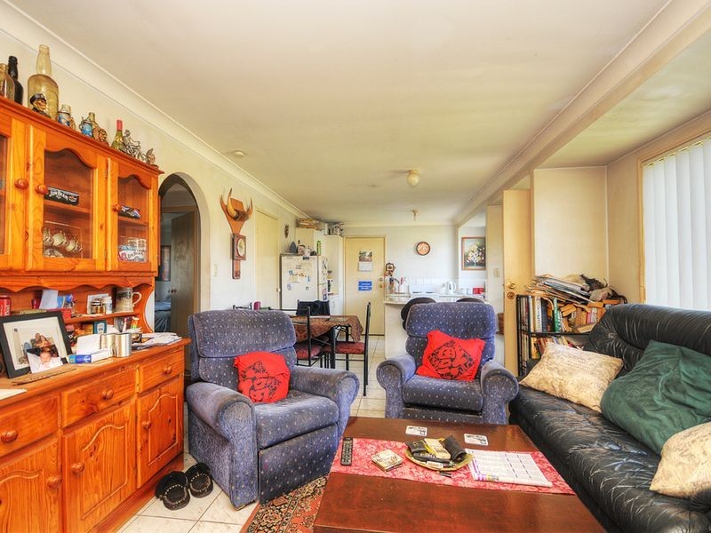 1/4 Avi Court, Labrador QLD 4215