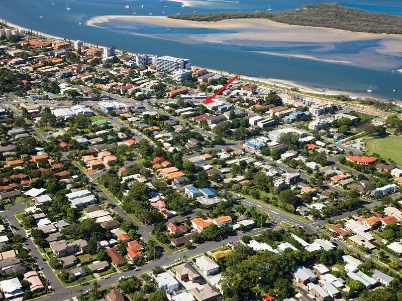16 Brisbane Road, Labrador QLD 4215