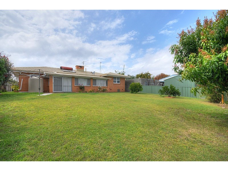 4 Palmer Drive, Labrador QLD 4215