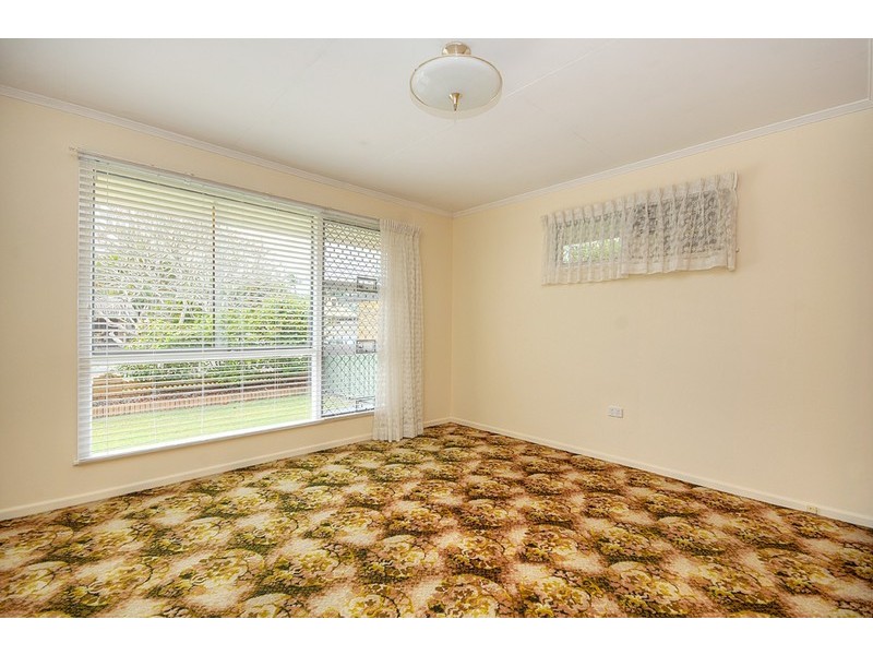 4 Palmer Drive, Labrador QLD 4215