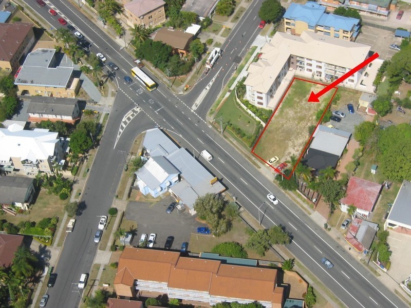 16 Brisbane Road, Labrador QLD 4215