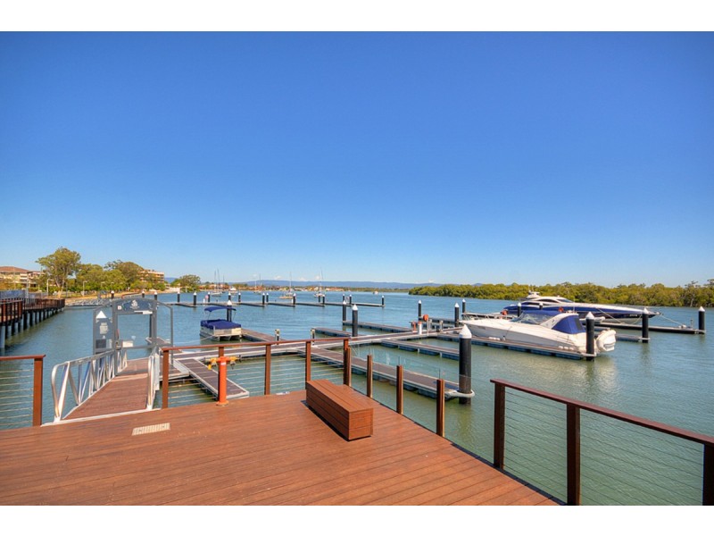 2204/1 Marina Promenade, Paradise Point QLD 4216