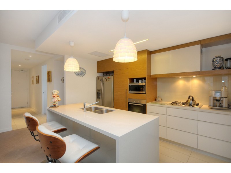 2204/1 Marina Promenade, Paradise Point QLD 4216