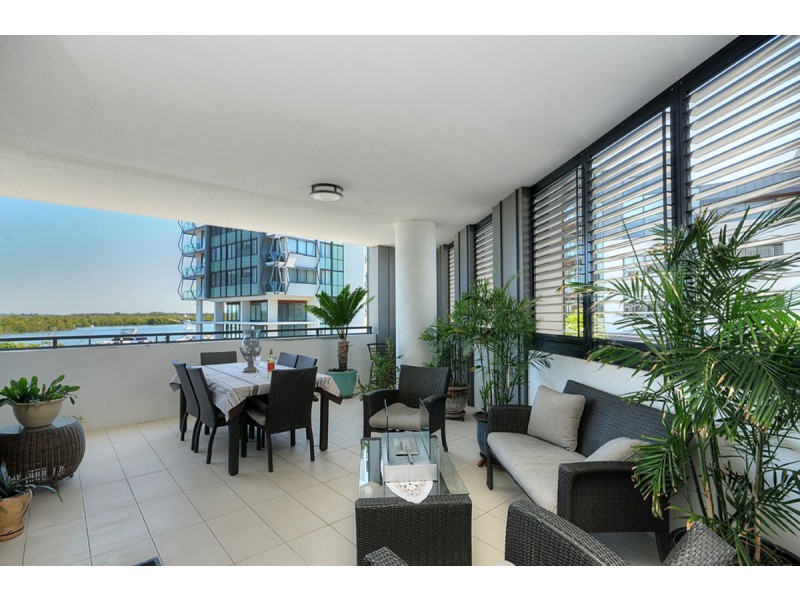 2204/1 Marina Promenade, Paradise Point QLD 4216