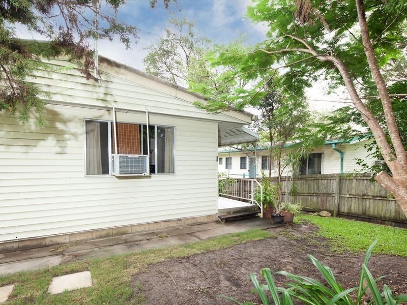 24 Billington Street, Labrador QLD 4215