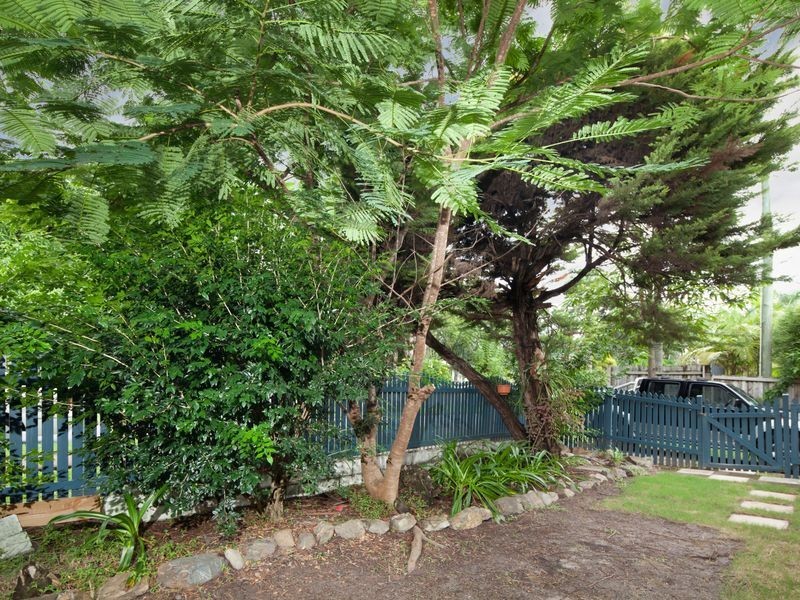 24 Billington Street, Labrador QLD 4215