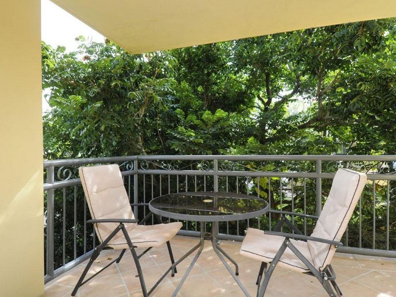 1/12 Oleander Avenue, Biggera Waters QLD 4216