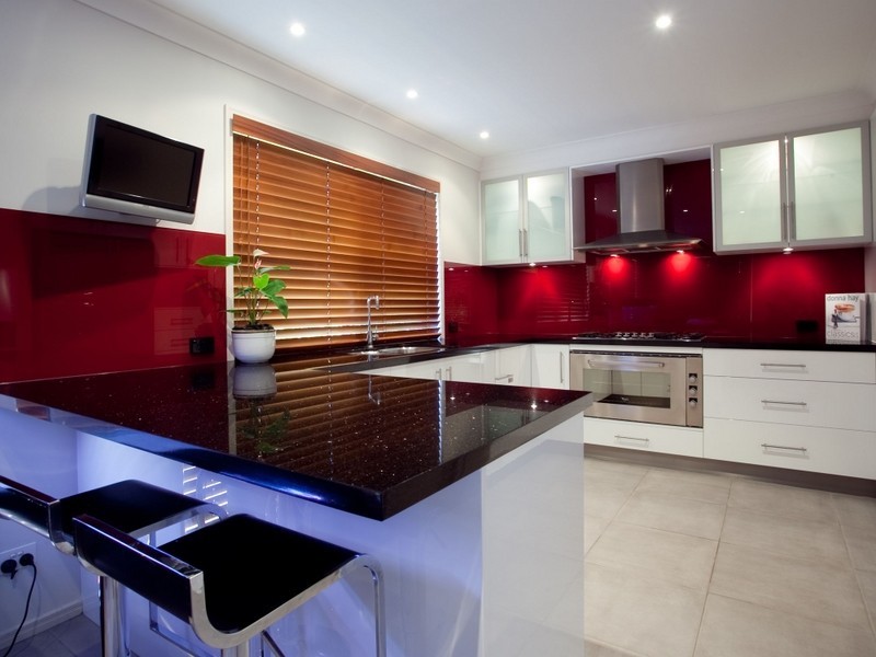 9 Kirdford Court, Arundel QLD 4214