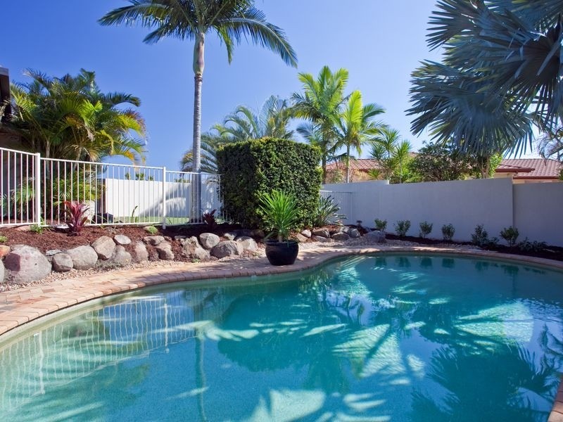 9 Kirdford Court, Arundel QLD 4214