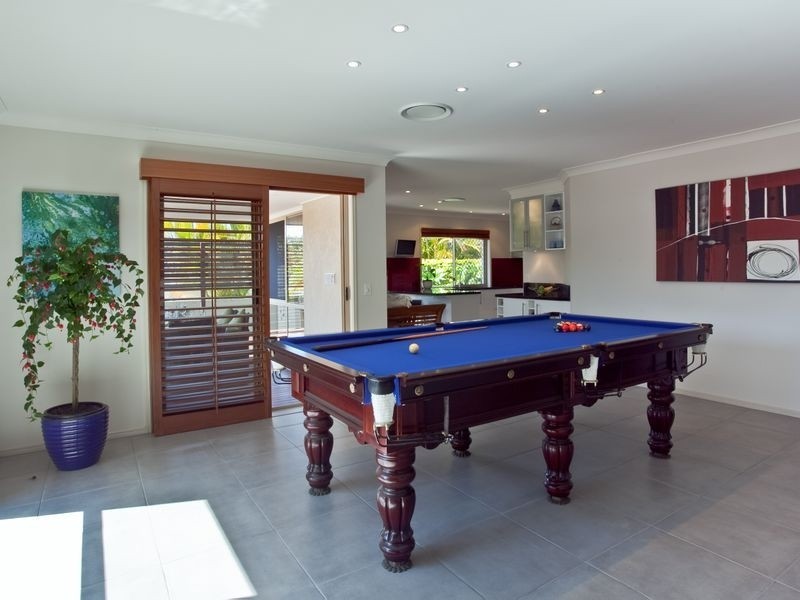 9 Kirdford Court, Arundel QLD 4214