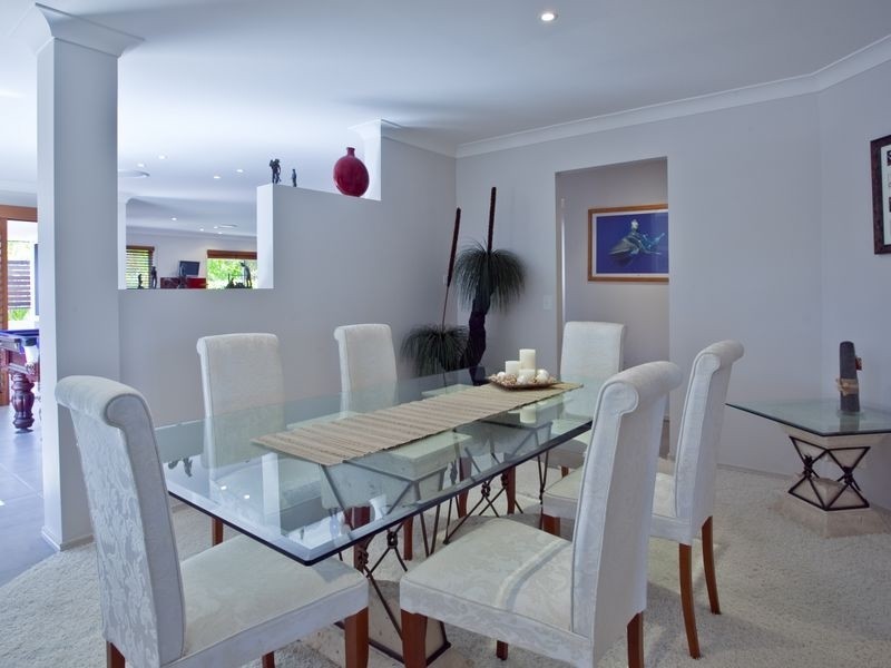 9 Kirdford Court, Arundel QLD 4214