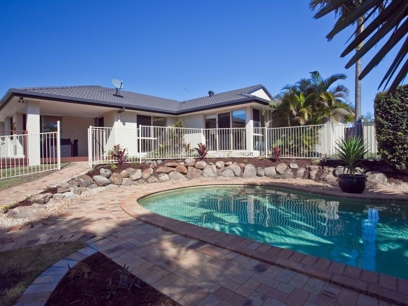 9 Kirdford Court, Arundel QLD 4214