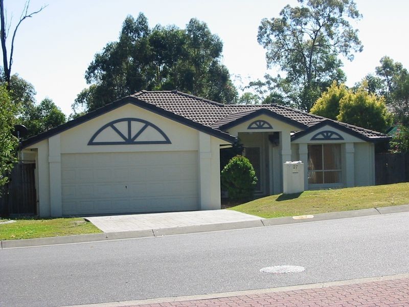 27 Peter Senior Drive, Parkwood QLD 4214