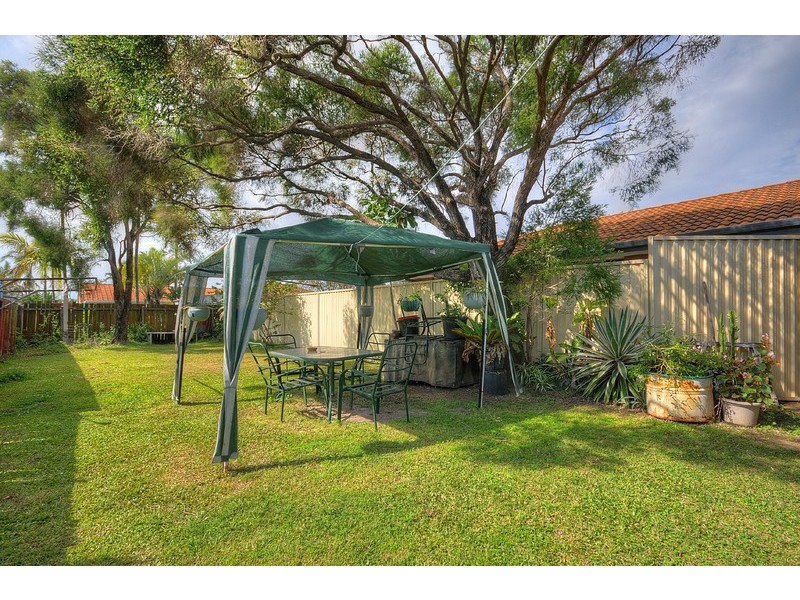 1/4 Avi Court, Labrador QLD 4215