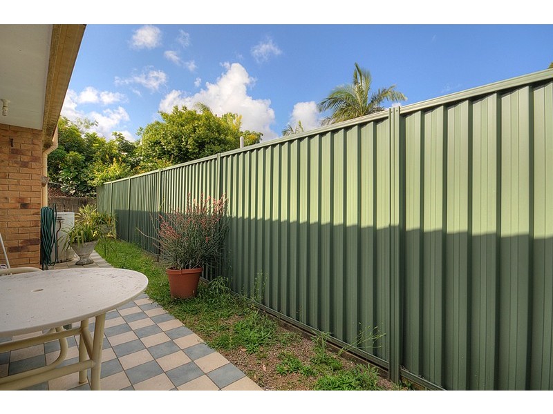 2/5 Ruth Anne Close, Labrador QLD 4215