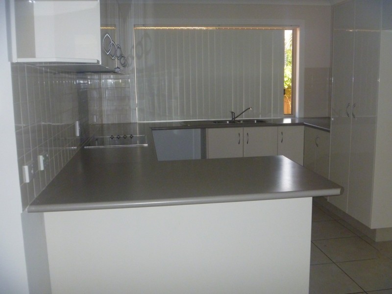 1/27 Harley Street, Labrador QLD 4215