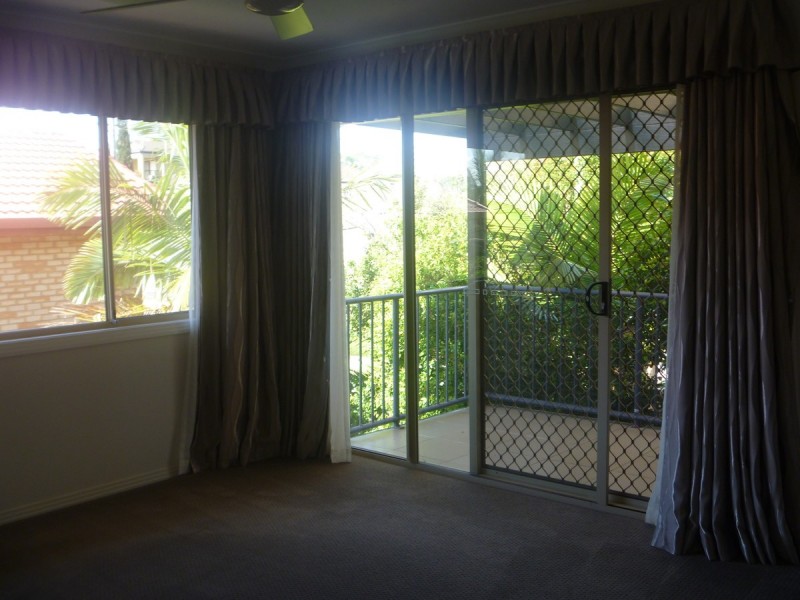 1/27 Harley Street, Labrador QLD 4215