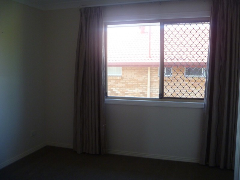 1/27 Harley Street, Labrador QLD 4215