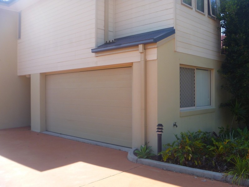 1/27 Harley Street, Labrador QLD 4215