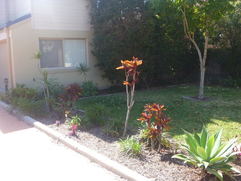 1/27 Harley Street, Labrador QLD 4215