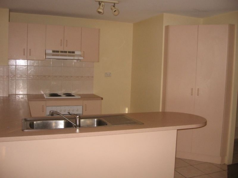 4/143 Frank Street, Labrador QLD 4215