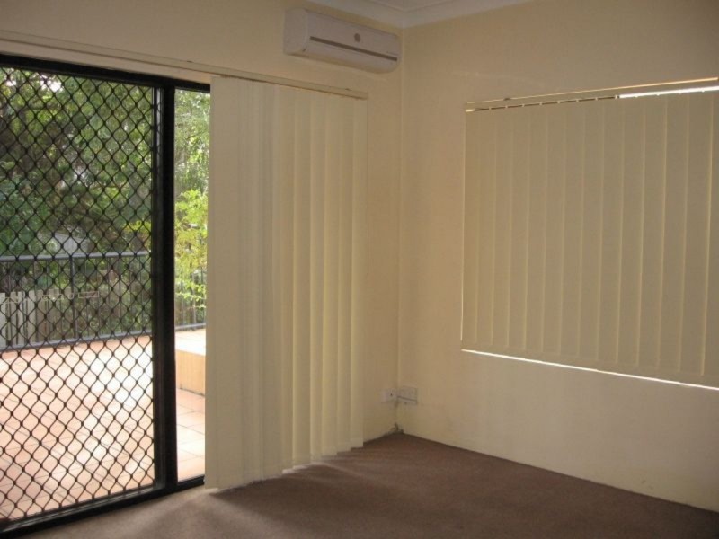 4/143 Frank Street, Labrador QLD 4215