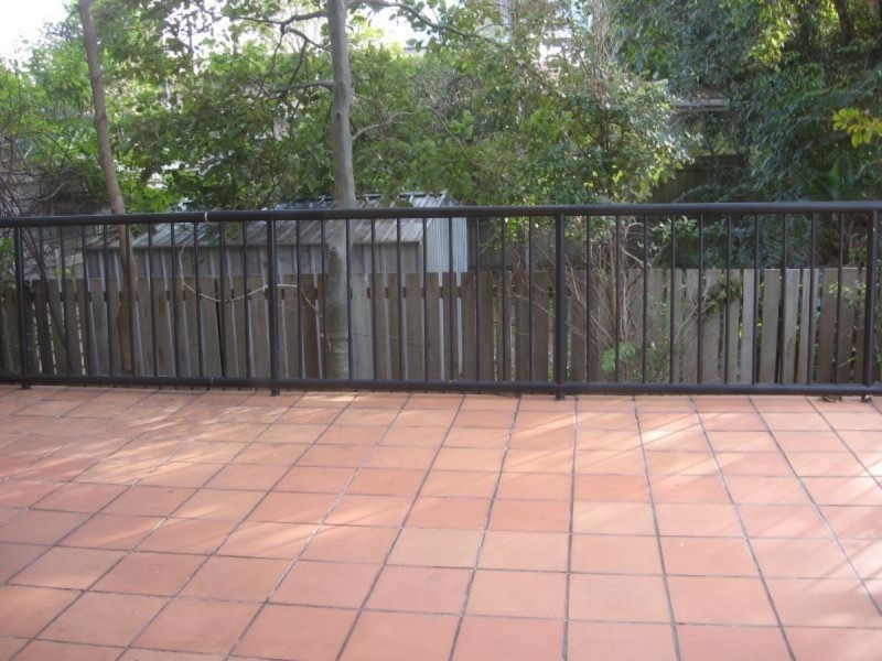 4/143 Frank Street, Labrador QLD 4215