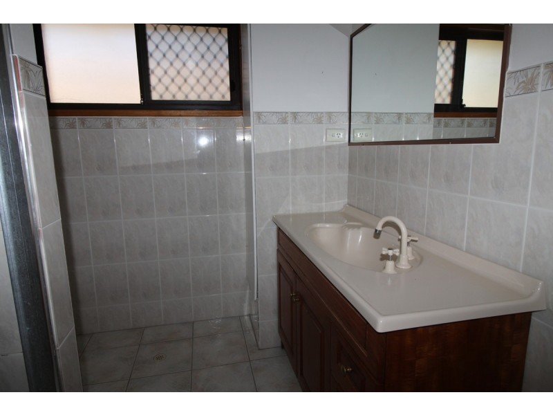 4/168 Frank Street, Labrador QLD 4215