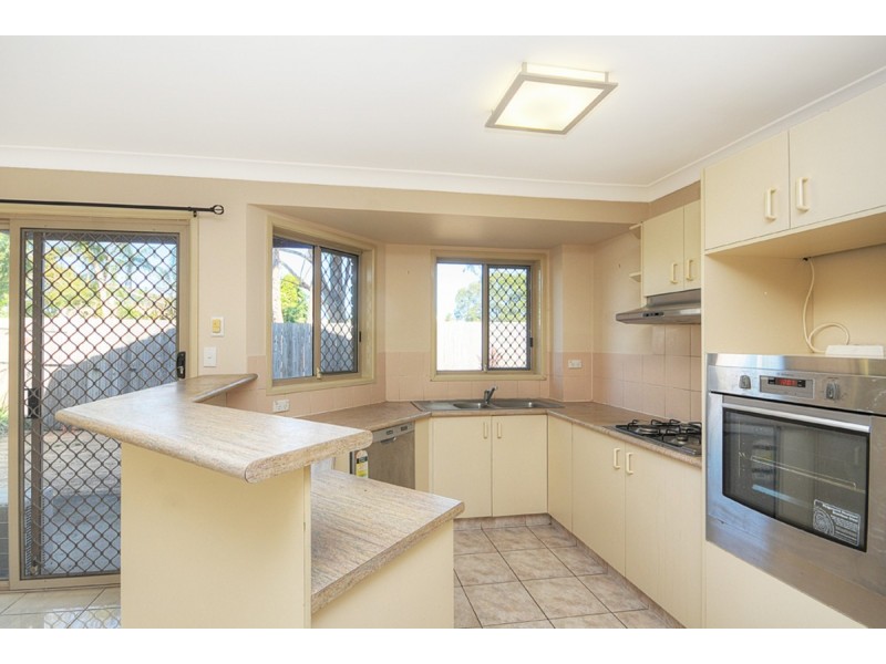 4/12 Gordon Street, Labrador QLD 4215
