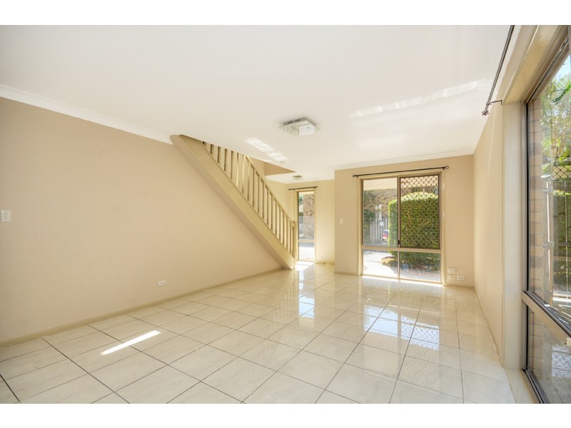 4/12 Gordon Street, Labrador QLD 4215