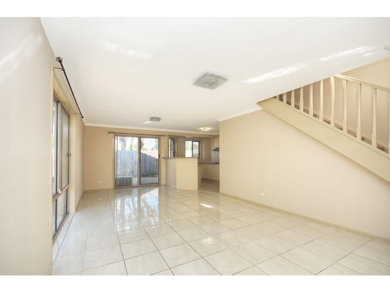 4/12 Gordon Street, Labrador QLD 4215