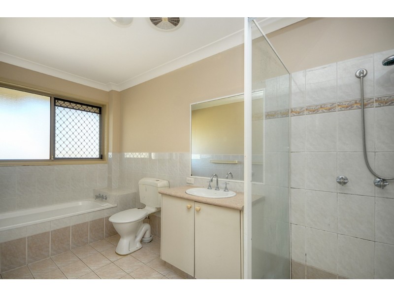 4/12 Gordon Street, Labrador QLD 4215