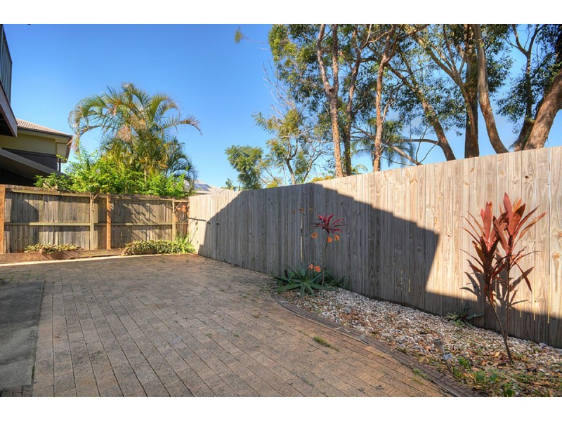4/12 Gordon Street, Labrador QLD 4215