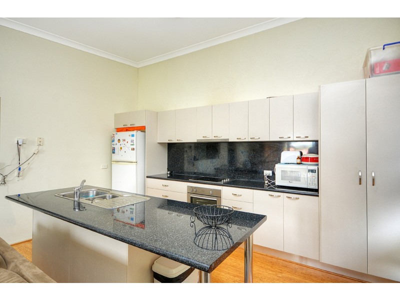 1/30 Harley Street, Labrador QLD 4215
