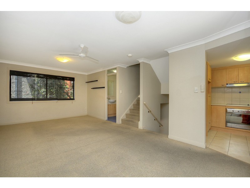5/23 Bath Street, Labrador QLD 4215